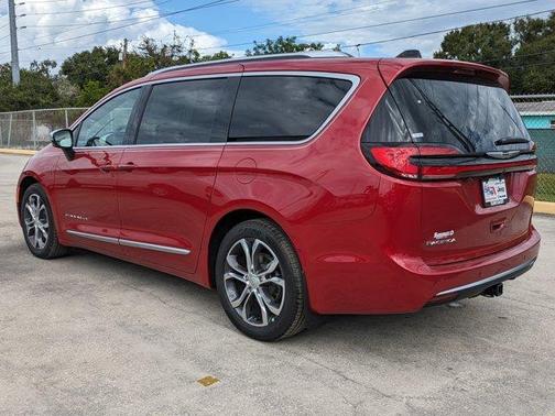 2026 Chrysler Pacifica Pinnacle