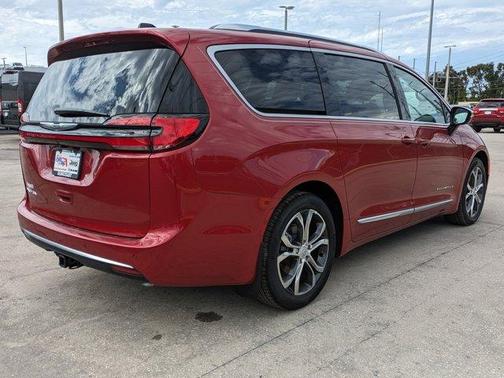 2026 Chrysler Pacifica Pinnacle