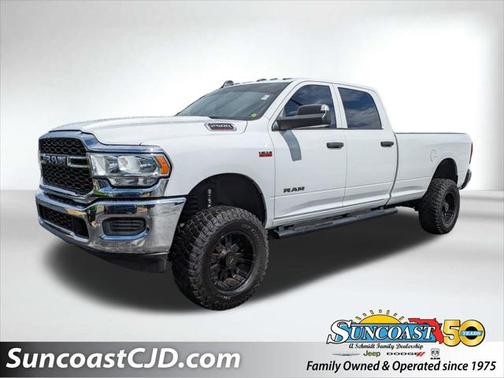 2020 RAM 2500 Tradesman Crew Cab 4X4 8 Box