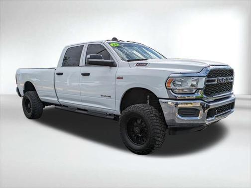 2020 RAM 2500 Tradesman Crew Cab 4X4 8 Box