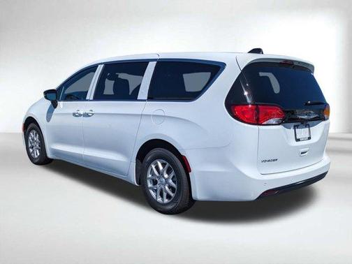2026 Chrysler Voyager LX