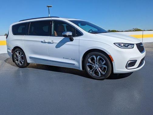 2026 Chrysler Pacifica Pinnacle