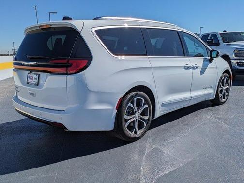 2026 Chrysler Pacifica Pinnacle