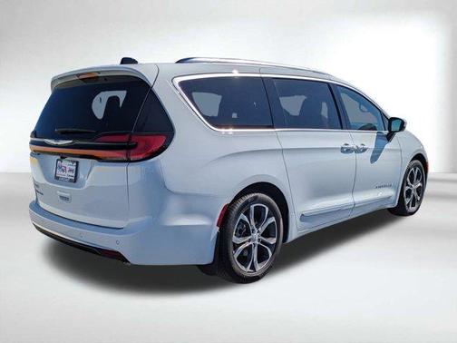 2026 Chrysler Pacifica Pinnacle