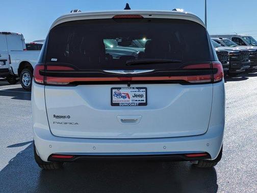 2026 Chrysler Pacifica Pinnacle