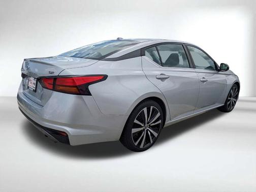 Silver 2019 Nissan Altima 2.5 SR