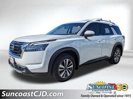 2022 Nissan Pathfinder SL