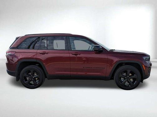 2022 Jeep Grand Cherokee Altitude