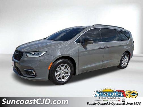 White 2022 Chrysler Pacifica Touring-L