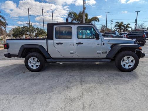 2020 Jeep Gladiator Sport