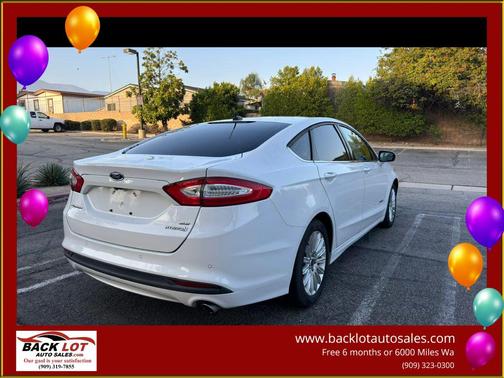 White 2015 Ford Fusion Hybrid SE