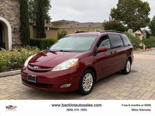 2010 Toyota Sienna XLE