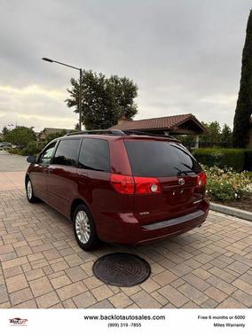 2010 Toyota Sienna XLE