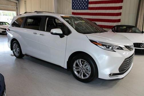 2022 Toyota Sienna Platinum 7 Passenger
