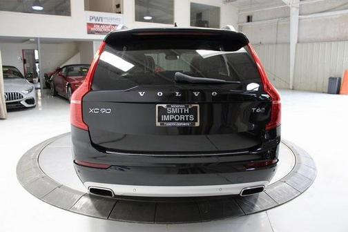 2017 Volvo XC90 T6 Momentum