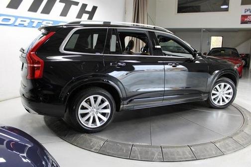 2017 Volvo XC90 T6 Momentum