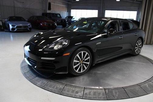 2016 Porsche Panamera 