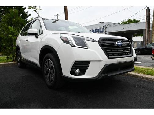Crystal White Pearl 2022 Subaru Forester Premium