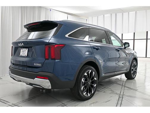 2025 Kia Sorento EX