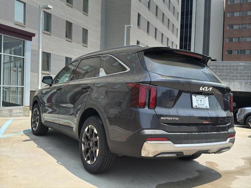 2025 Kia Sorento S