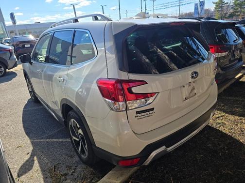 Crystal White Pearl 2023 Subaru Forester Touring