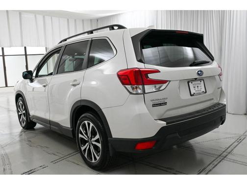 Crystal White Pearl 2023 Subaru Forester Limited