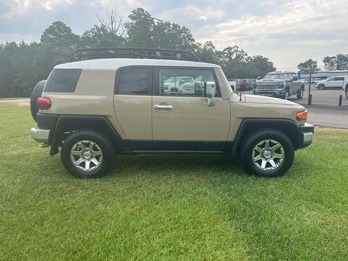 2014 Toyota FJ Cruiser Base