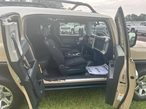 2014 Toyota FJ Cruiser Base