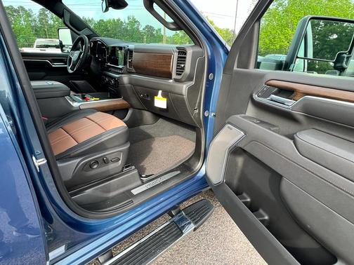2025 Chevrolet Silverado 2500 High Country