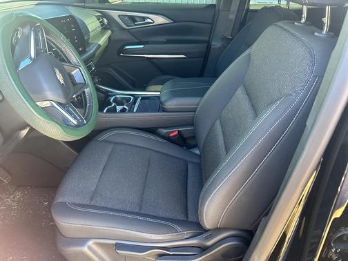 2024 Chevrolet Traverse LS