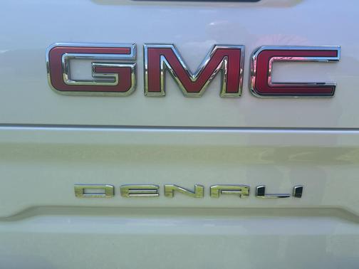 2023 GMC Sierra 1500 Denali