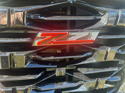 Sterling Gray Metallic 2024 Chevrolet Traverse Z71