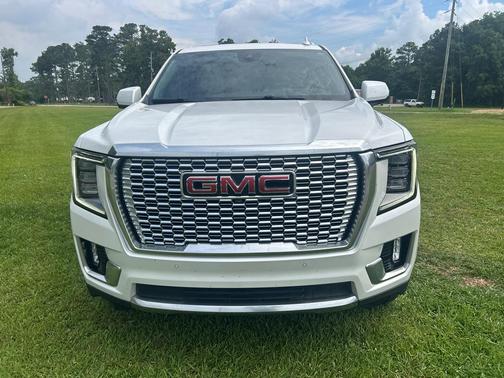 White Frost Tri-Coat 2023 GMC Yukon Denali