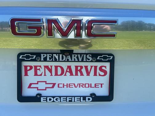 Summit White 2023 GMC Yukon Denali