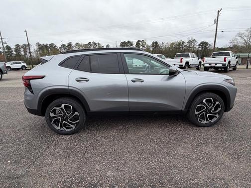 Sterling Gray Metallic 2026 Chevrolet Trax 2RS