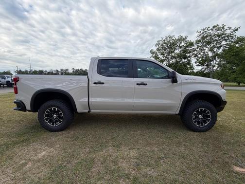 White Sand 2026 Chevrolet Silverado 1500 ZR2