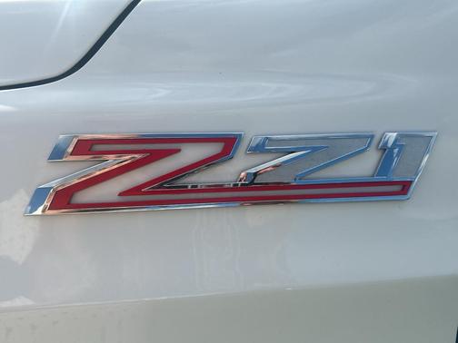 Summit White 2024 Chevrolet Suburban Z71