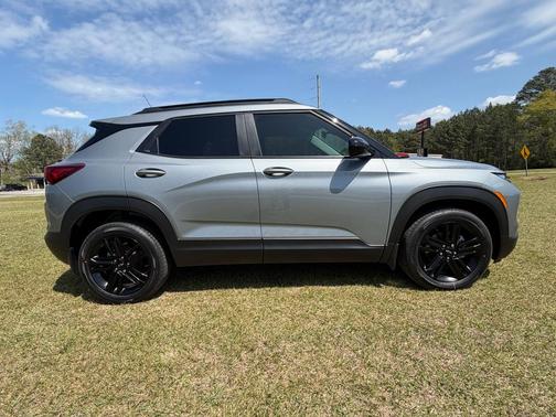 Sterling Gray Metallic 2026 Chevrolet Trailblazer LT