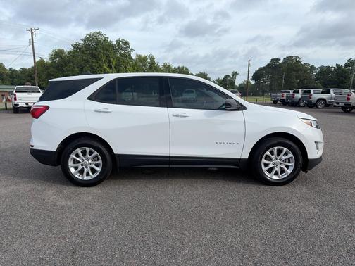 Summit White 2019 Chevrolet Equinox LS