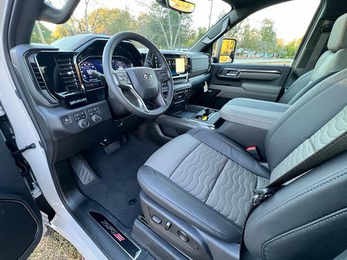 2026 Chevrolet Silverado 2500 ZR2