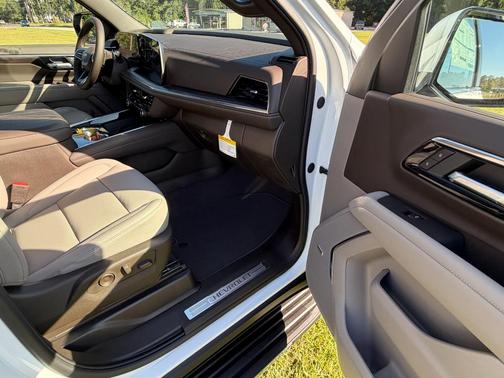 Summit White 2026 Chevrolet Suburban LT