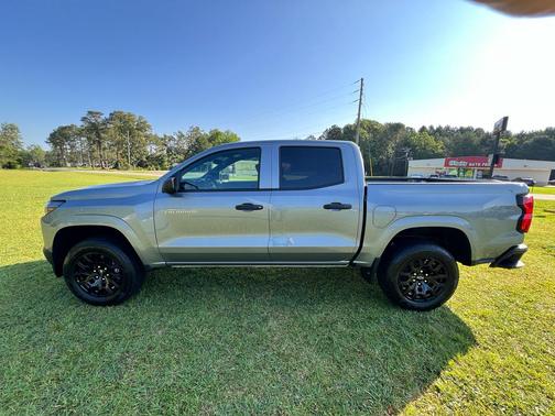2025 Chevrolet Colorado WT