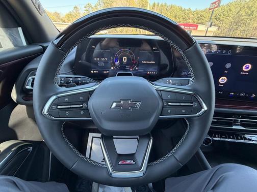 Polar White 2026 Chevrolet Traverse Z71