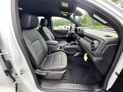 2025 Chevrolet Colorado WT