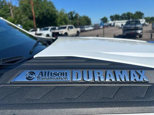 Summit White 2025 Chevrolet Silverado 2500 High Country