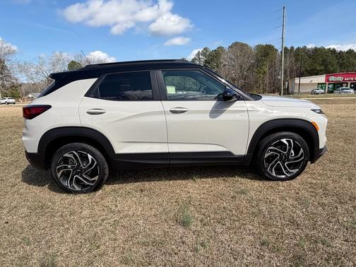 White Sand 2026 Chevrolet Trailblazer RS