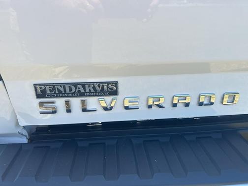 Summit White 2018 Chevrolet Silverado 1500 LT