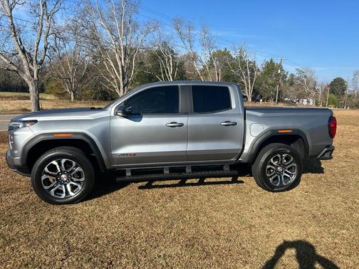 2023 GMC Canyon AT4
