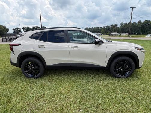 White Sand 2026 Chevrolet Trax ACTIV