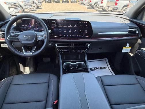 Polar White 2026 Chevrolet Traverse Z71